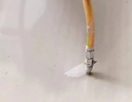 宝鸡市瓷砖空鼓维修公司专业解答在瓷砖铺贴过程中，如果使用的砂料过粗（如全部使用了粗砂），可能会导致以下问题